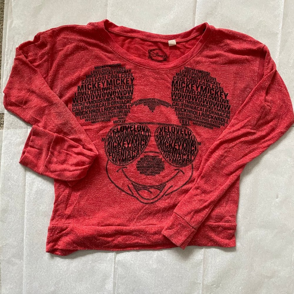 🔴red mickey mouse sweater🔴